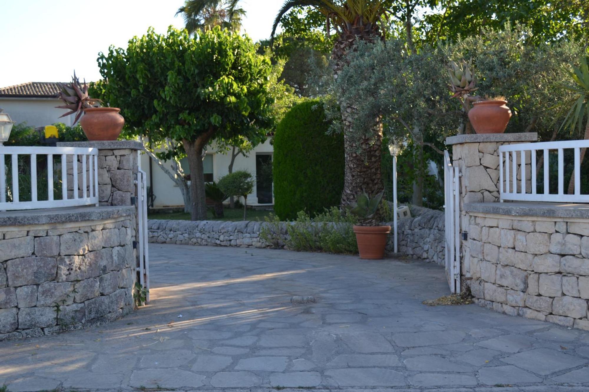 Casa Degli Avi Don Neli, Immersa Nella Natura Modica Luaran gambar