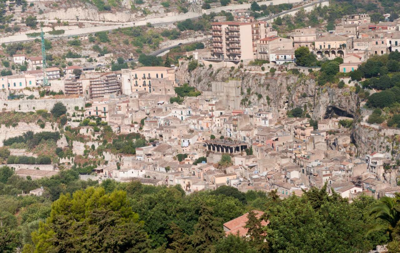 Casa Degli Avi Don Neli, Immersa Nella Natura Modica Luaran gambar