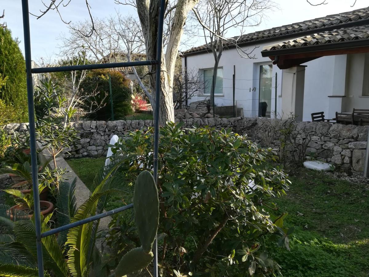 Casa Degli Avi Don Neli, Immersa Nella Natura Modica Luaran gambar
