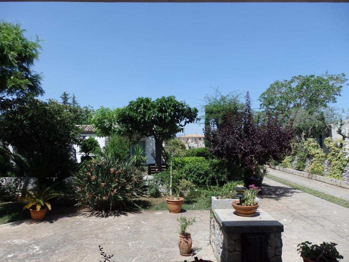 Casa Degli Avi Don Neli, Immersa Nella Natura Modica Luaran gambar